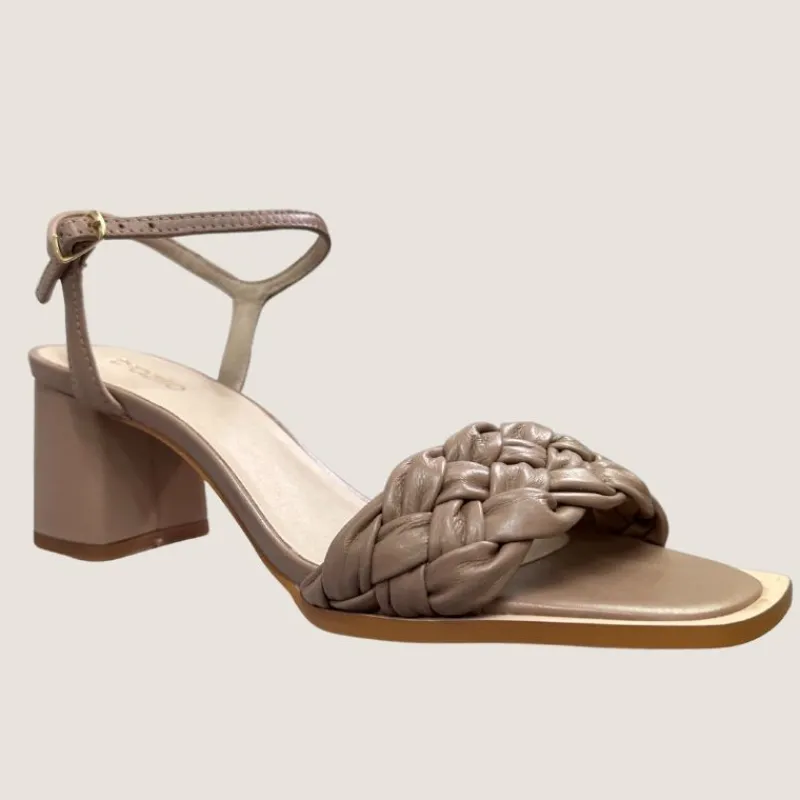 Betty Heel | Brazilio Online