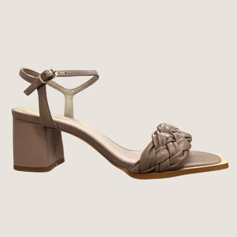 Betty Heel | Brazilio Online
